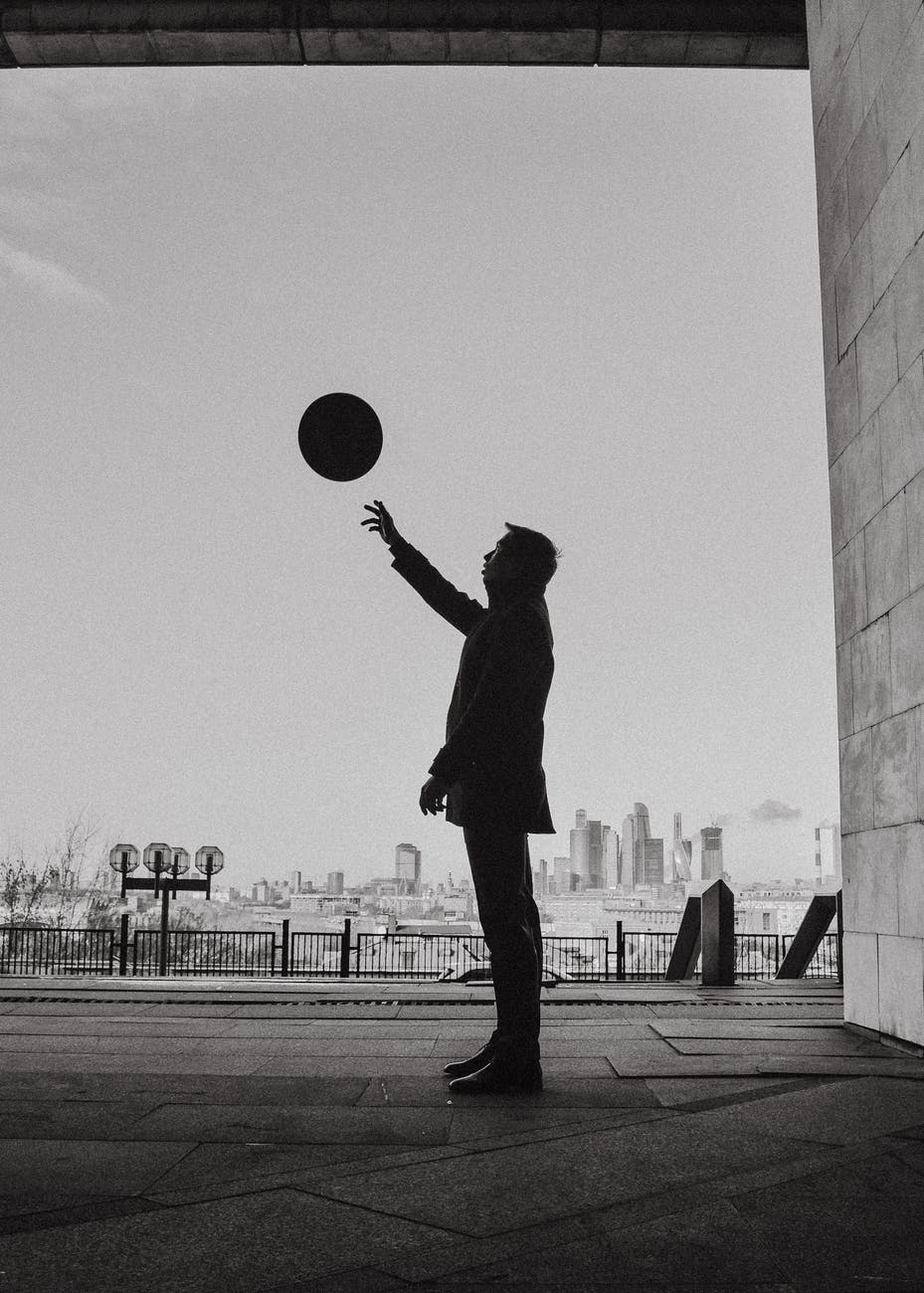 मैं तुमसे बेहतर डिज़र्व करता हूं।